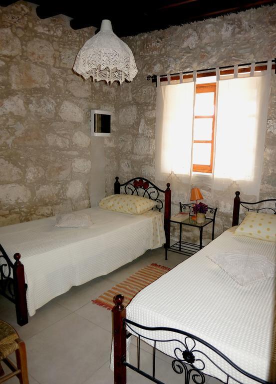 Simona Stone House Vila Polis Quarto foto